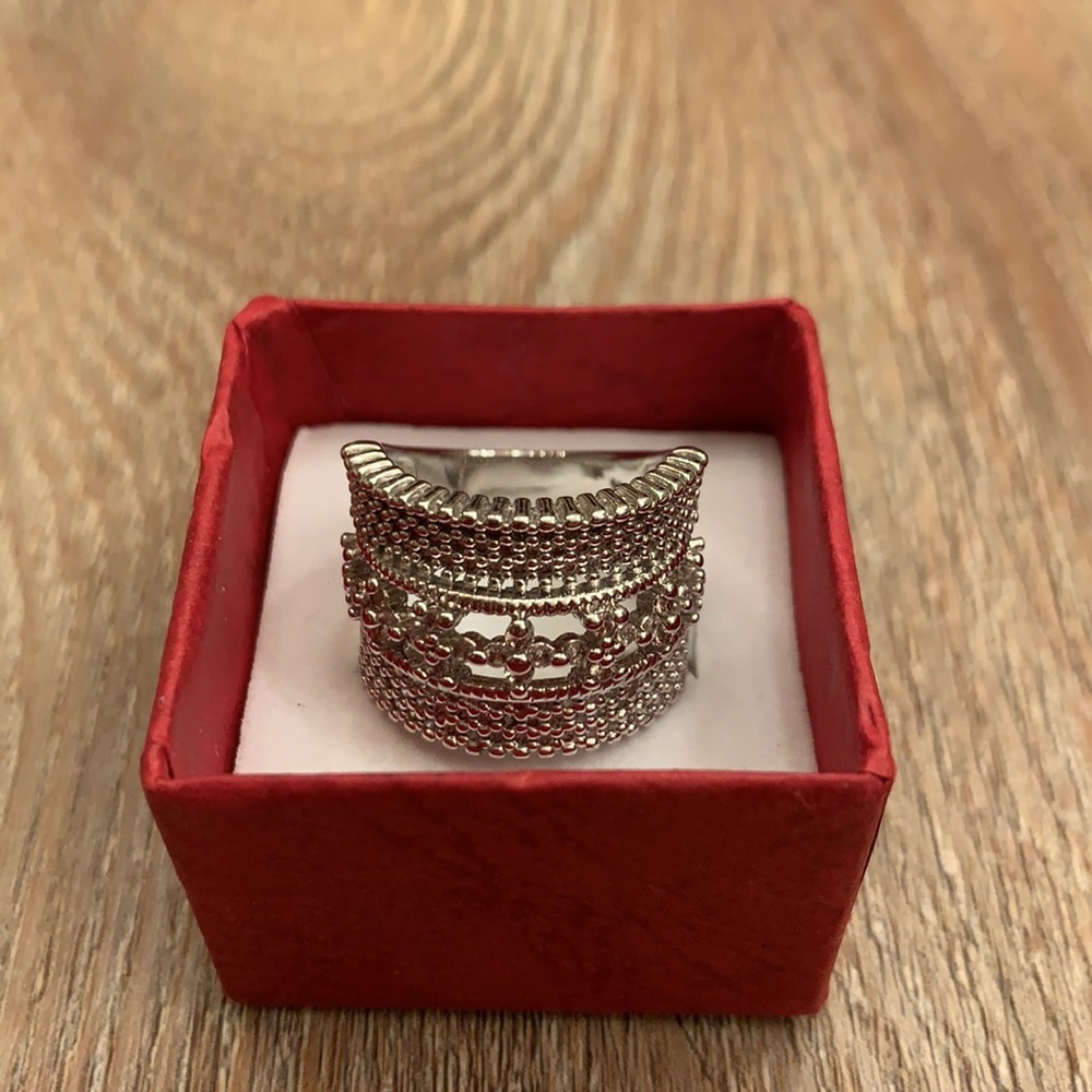 S925 Sterling Silver Ring - Picture 2 of 4